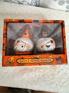 Design by Johanna Parker Halloween Mummy Salt & Pepper Shakers NIB New in Box
